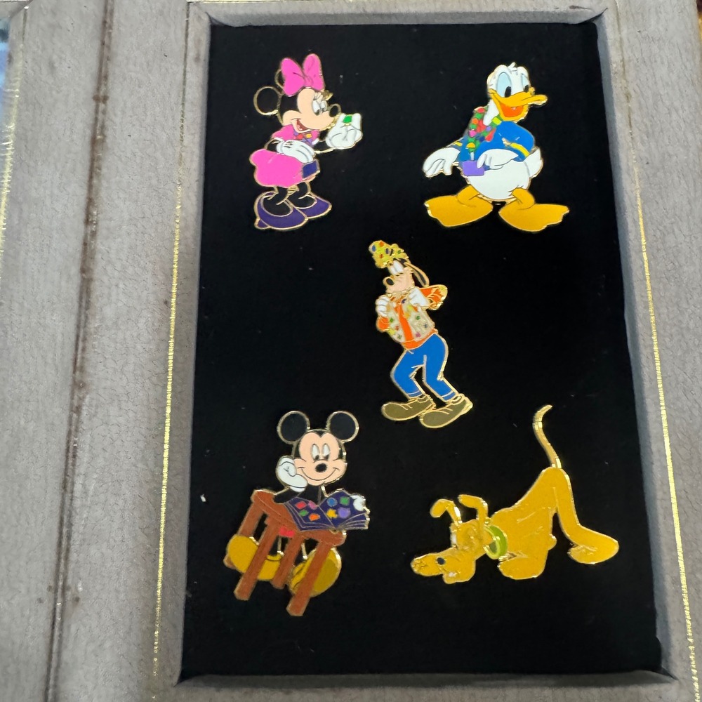 Disney A Family Pin Gathering 2004 Epcot Limited Edition 1250 Box Set 5 Pins - Picture 6 of 10